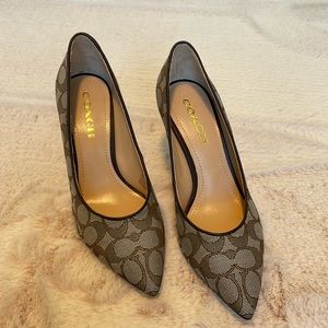 Coach - Skyler pump - oak / maple NEW